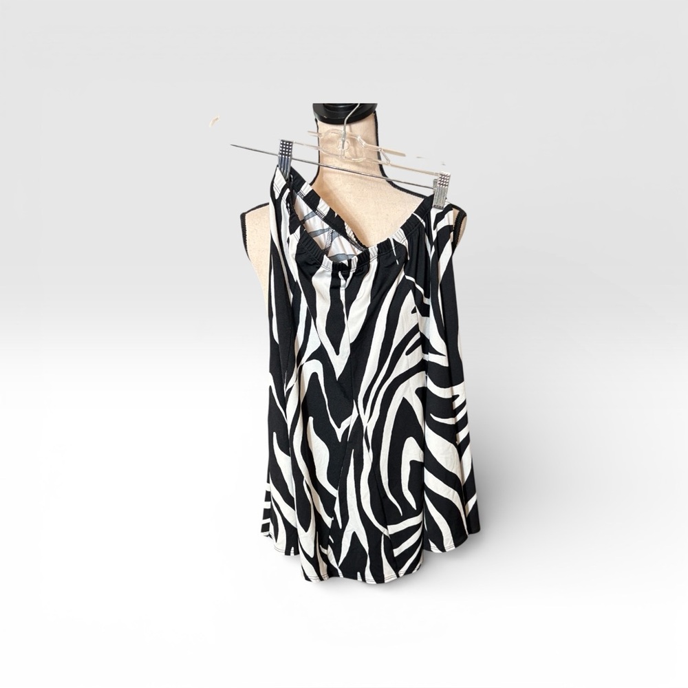Robbie Bee Black & White Vertical Stripe Top